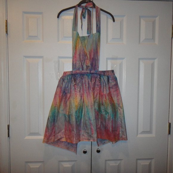 apron - Picture 1 of 4